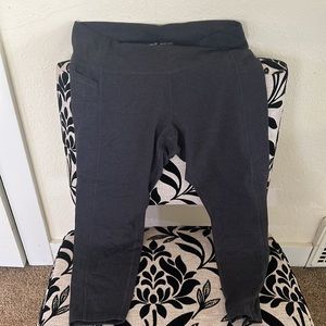 Old navy leggings with pockets